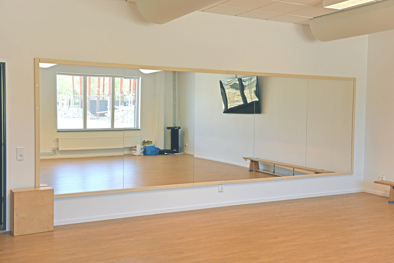 Väggspegel RANTZOWS, 1590x3090 mm
