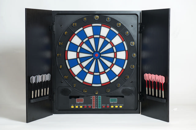 Dartskive elektronisk, inkludert skap 