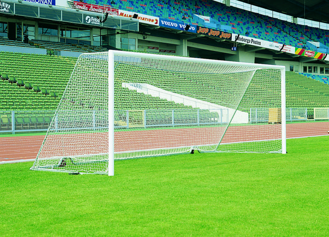 Fotbollsmål UNISPORT M92 5 x 2 m, med vitt 60 mm:s nät, exkl glidskydd