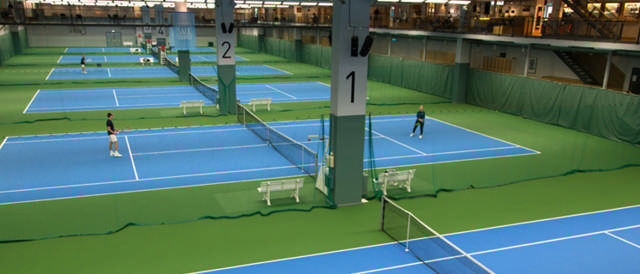 SALK-Hallen har fått ny tennisbeläggning