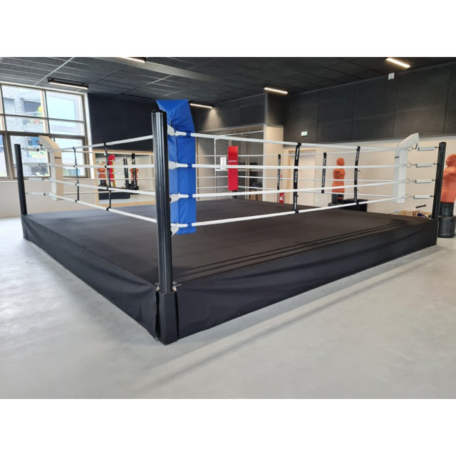 Nyrkkeilykehä 50 cm korokkeella 4 x 4 m