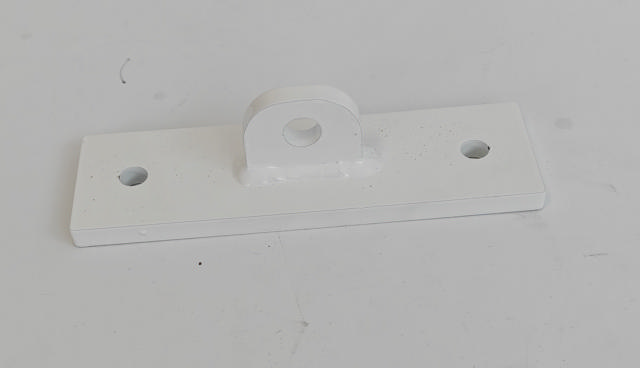 Kattokiinnike 200x60x10 mm, sis. hitsatun silmukan