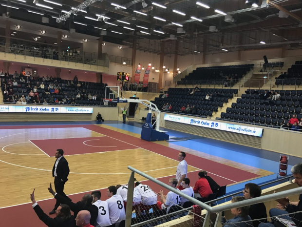 sportgolv mobilt basketgolv innebandygolv läktarstolar ifu arena från unisport