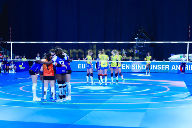 unisport glass floor lumiflex