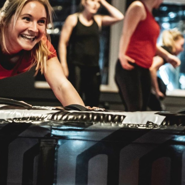 friskis obstacle course konstgräs till gym och träningsanläggnignar från unisport